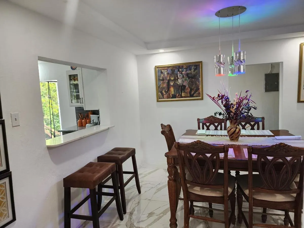 11Onessex1 In The Heart Of Kingston Ja Dn Vacations Apartamento 0*,  Jamaica