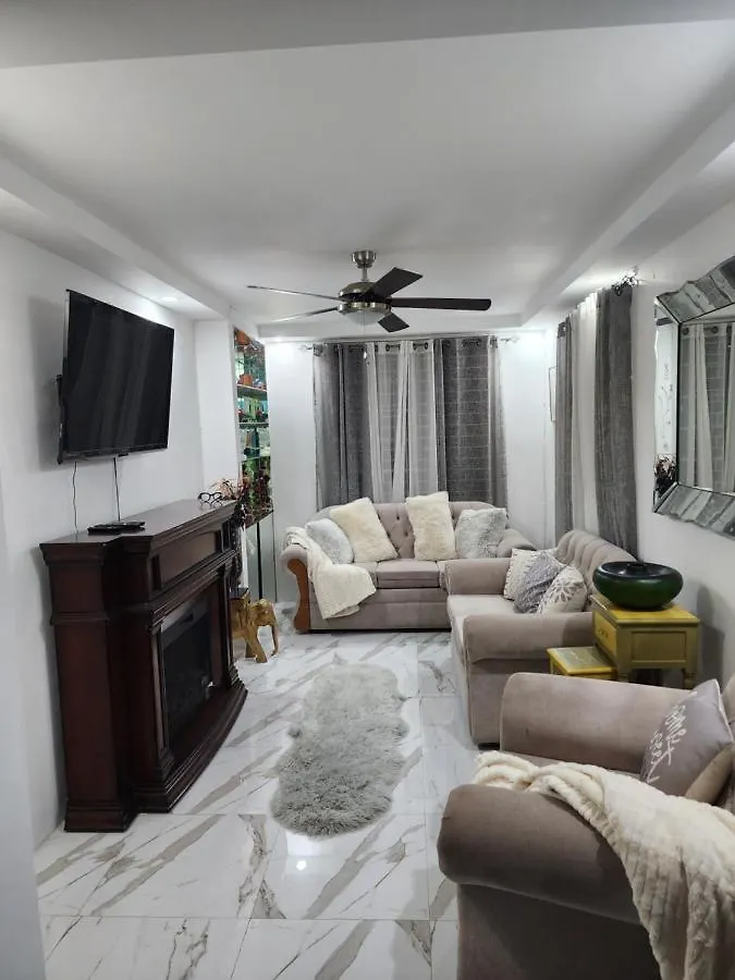 11Onessex1 In The Heart Of Kingston Ja Dn Vacations Apartment